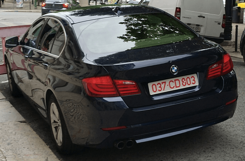 Matrícula diplomática 037, representando o país Chipre