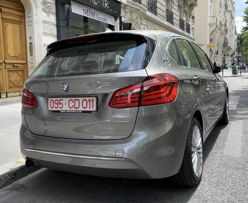 Matrícula diplomática 095